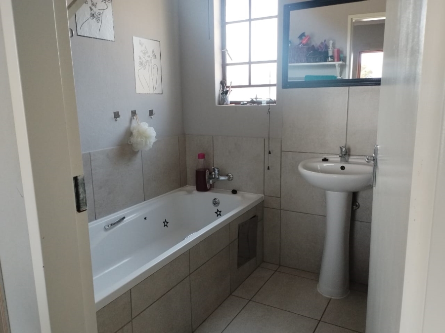 2 Bedroom Property for Sale in Mogwase North West